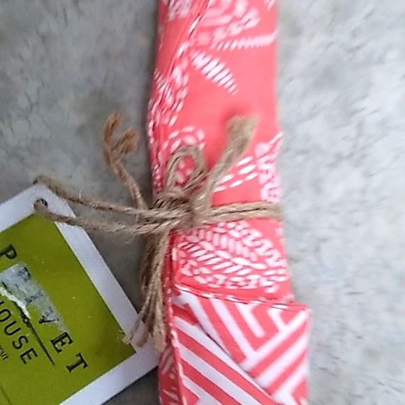 Coral Flatware Caddy, Votive Lantern, 7 Double Sided Cotton Napkins - Picture 4 of 9